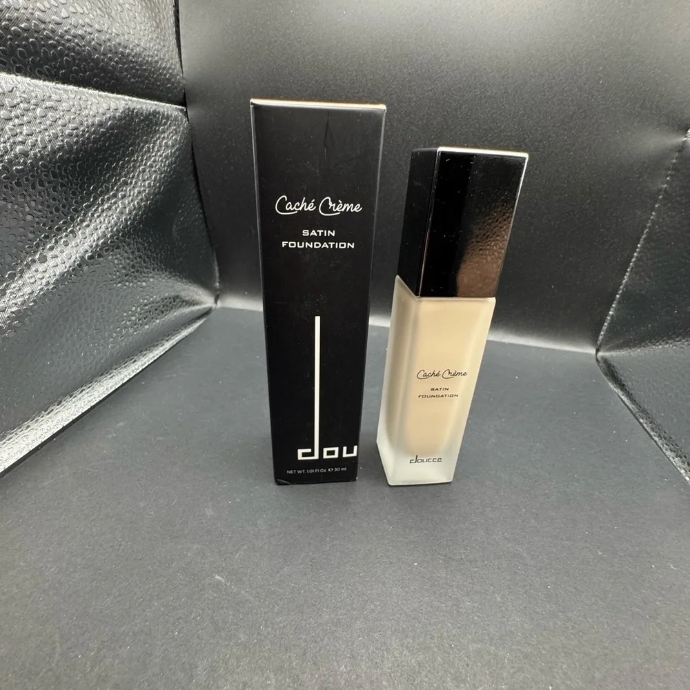 NIB Doucce Cream Foundation- Shade NL1